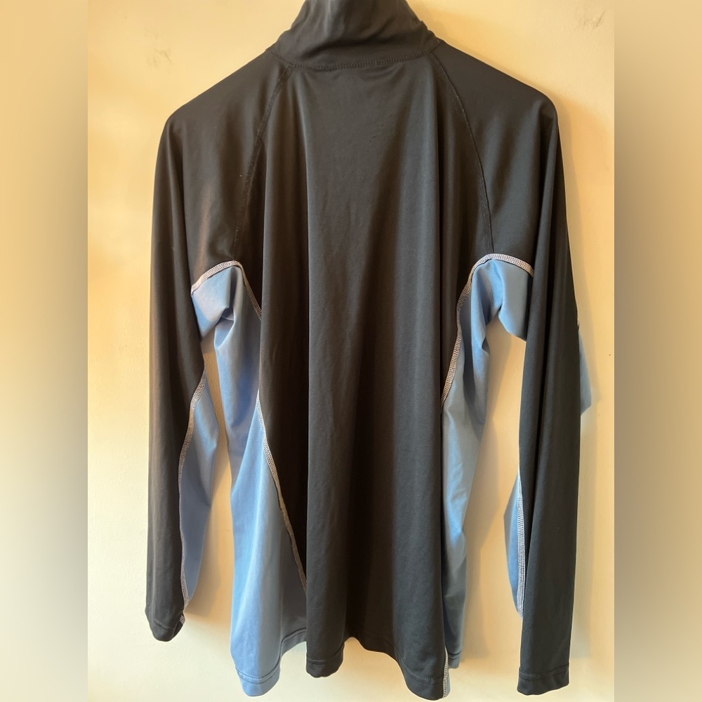 Kipsta Men's Black and Blue Long Sleeve Shirt / Athletic Top L VGUVC